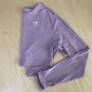 GYMSHARK TRAINING LONG SLEEVE CROP TOP (s)